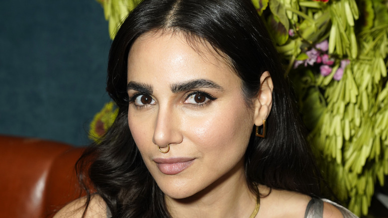 Yasmine Aker wearing nose ring