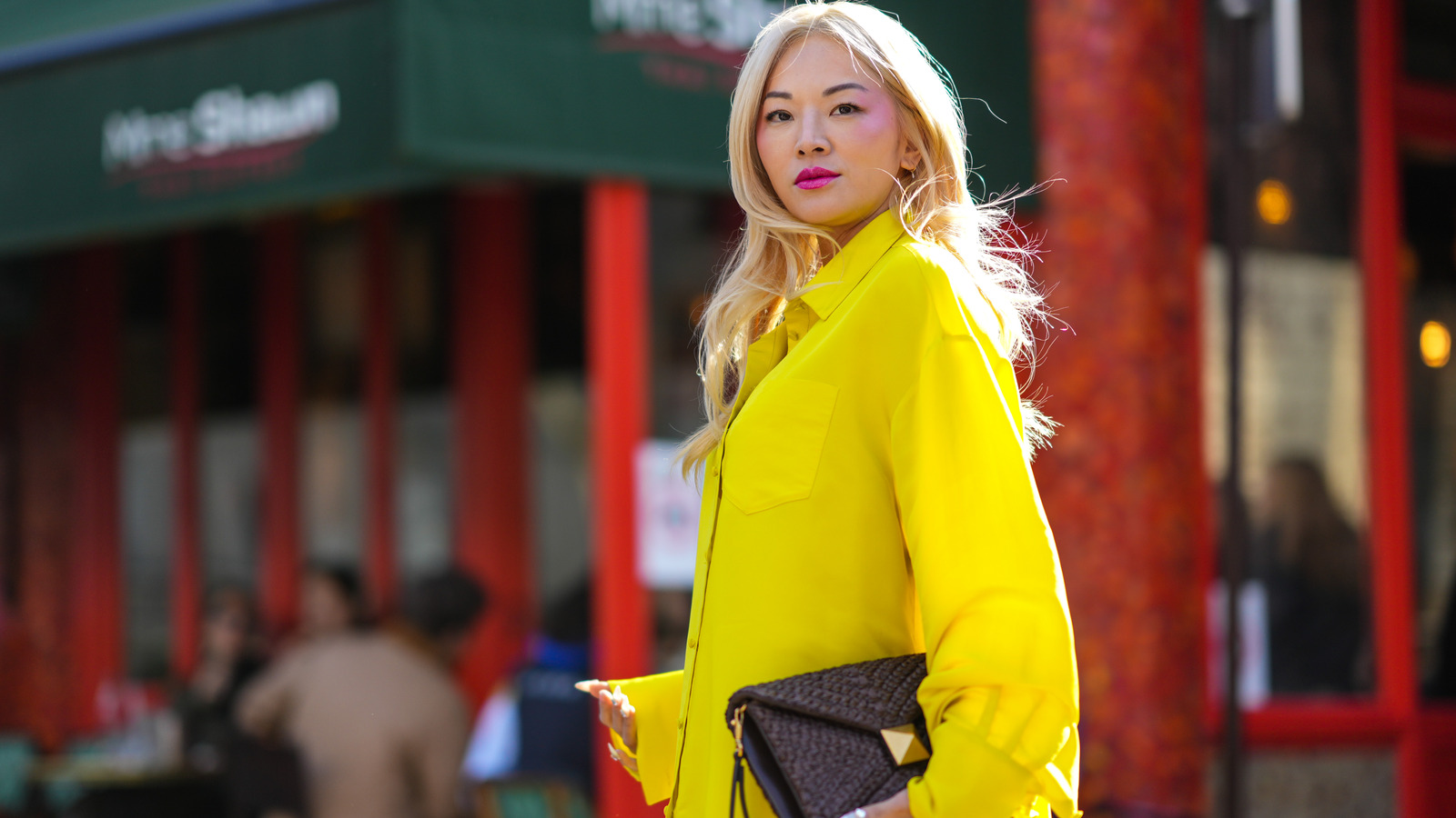 15 Bold And Trendy Yellow Bags To Refresh Your Look - Styleoholic