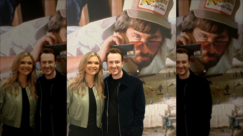 Ariana Richards and Joseph Mazzello posing together