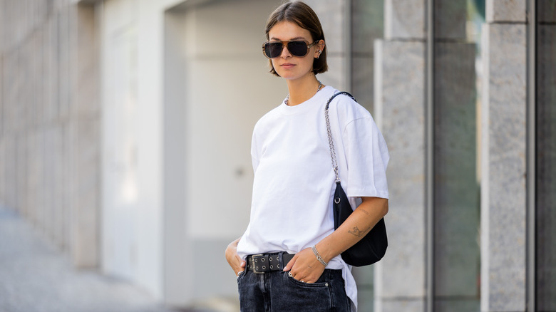 Woman wearing oversized tee