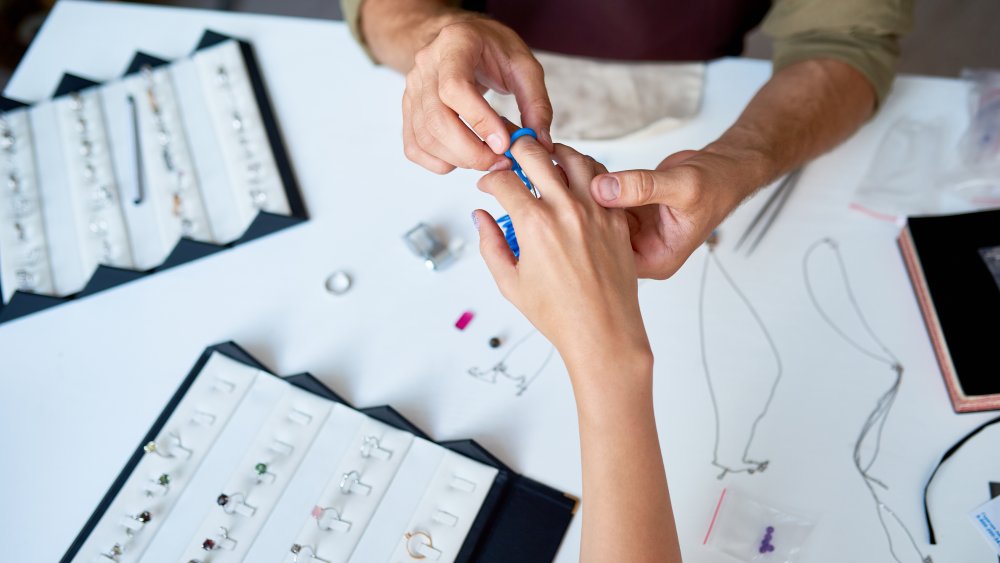 ring sizing with jeweler